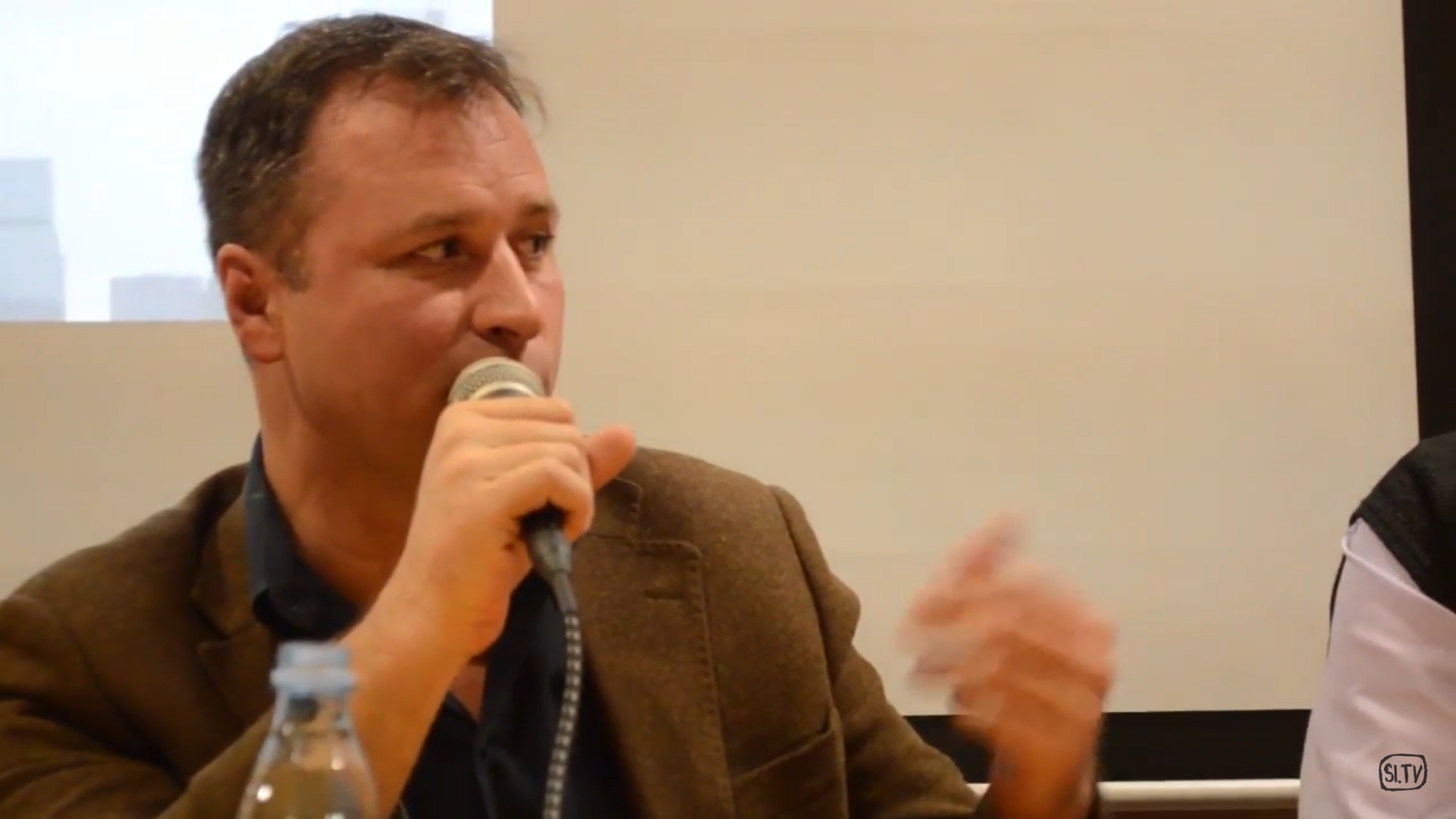 Robert Robič robi – Kulturno medijski center Slovenija